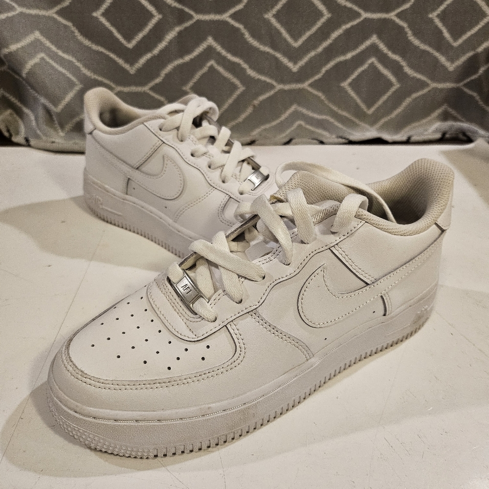 Nike low white AF1 6.5Y women's 8 good condition